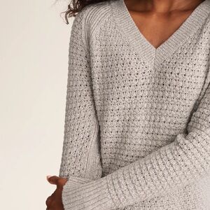 J. Jill Relaxed Open Knit V Neck Layering Casual Cozy Sweater Gray Beige Women’s